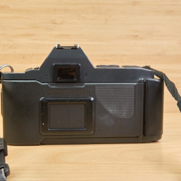 Canon T70 35mm SLR Film Camera w/ 50mm f1.8 Lens & Canon 277T Flash / Tested - Picture 8 of 13